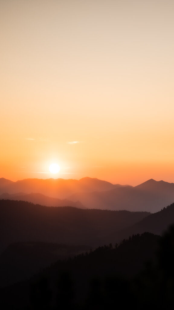 Orange-roter Sonnenaufgang am Schlenken im Tennengau