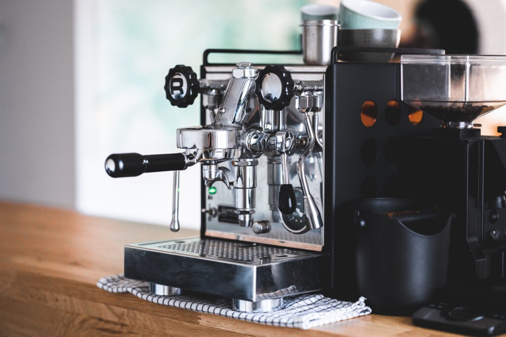 Büro Simple Solution. OG Rezeption Detailaufnahme Kaffeemaschine